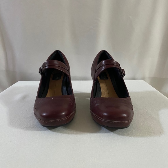Clarks Burgundy Mary Janes - Picture 2 of 5